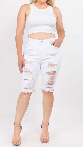 051428 - curvaceous - white