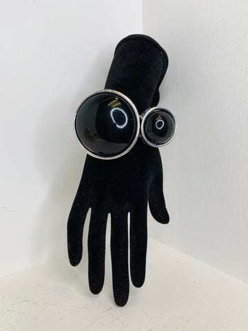 7125 - black with silver