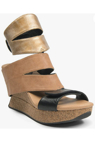 Split Decision 081307 - beige gold and black
