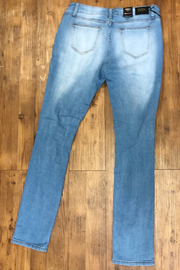 mx048 - curvaceous light denim