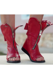 072250 - red