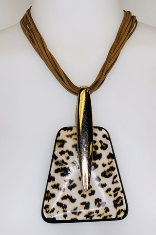 13074 - white small cheetah print