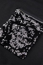style 042782 - black